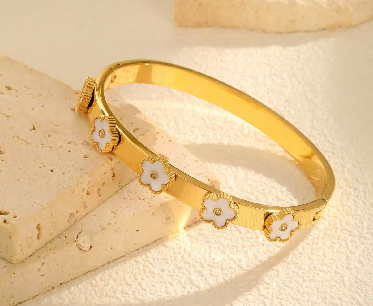 Gold White Flower Bangle