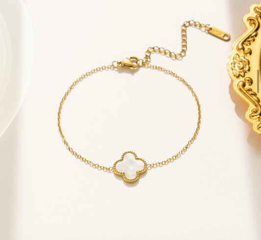 Elegant Gold-Plated Anti-Tarnish Clover Charm Pendant Necklace