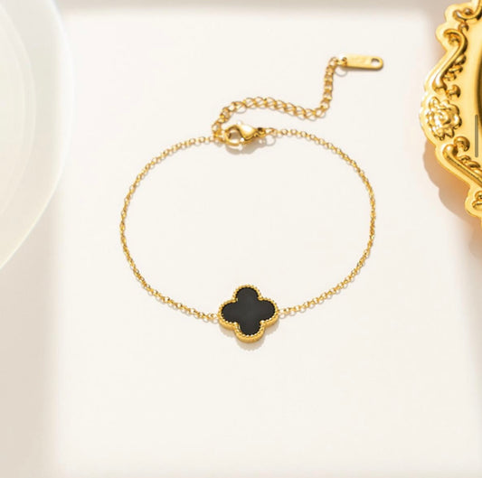 Elegant Gold-Plated Anti-Tarnish Clover Charm Pendant Necklace