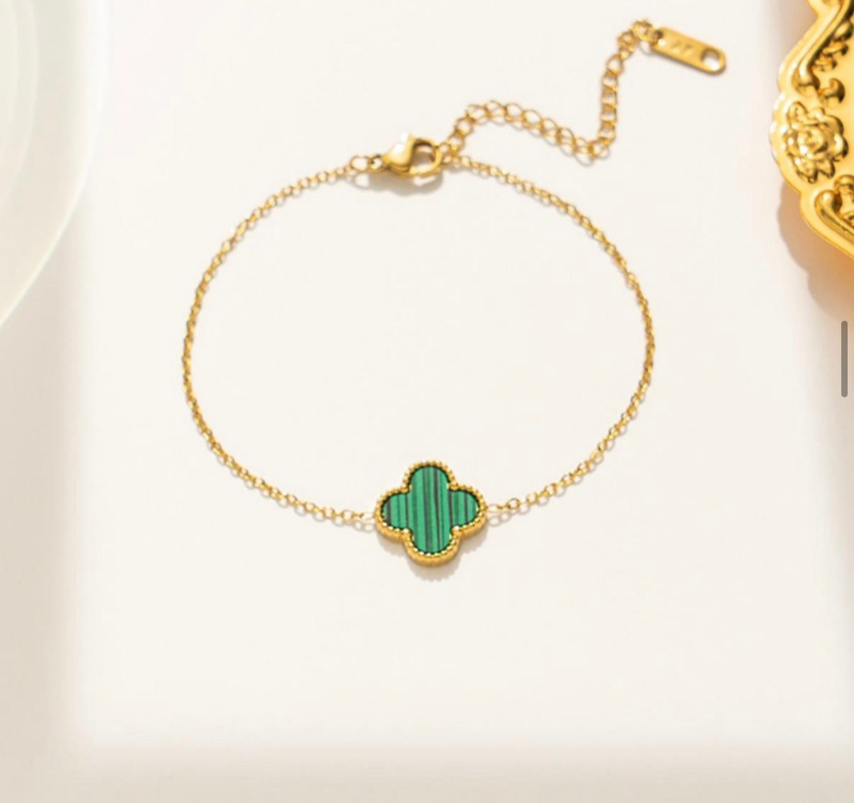 Elegant Gold-Plated Anti-Tarnish Clover Charm Pendant Necklace
