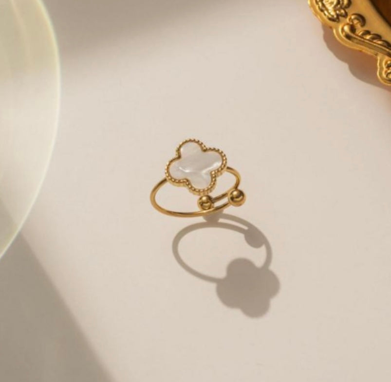 Adjustable Clover Ring