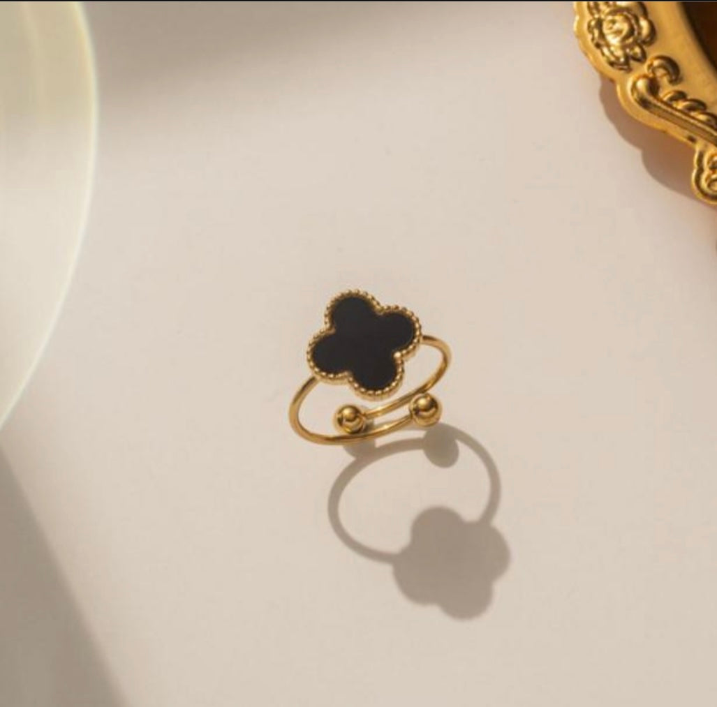 Adjustable Clover Ring